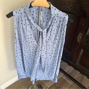 Free People Light Blue Sleeveless Tie-Neck Blouse with Black Print size Small